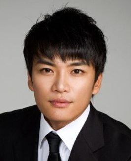 金胤成 Kim Yoon-seong照片