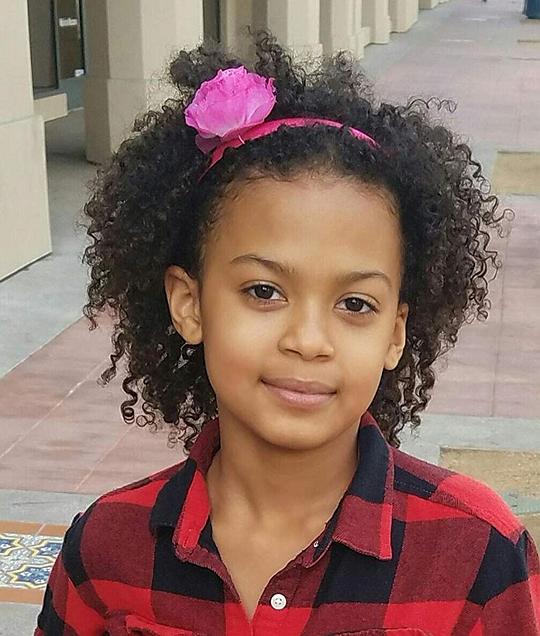 曼迪娅·弗罗里 Mandeiya Flory照片