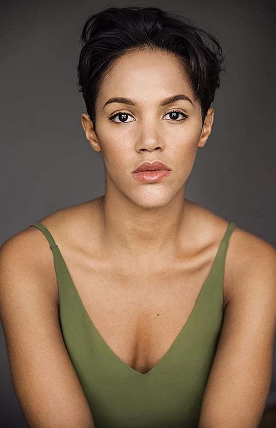 莉莉·弗雷泽 Lily Frazer照片