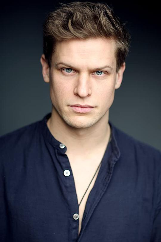 马克斯·班内特 Max Bennett照片