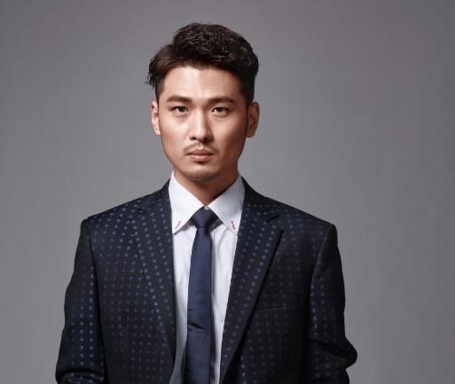 常亮 Liang Chang照片