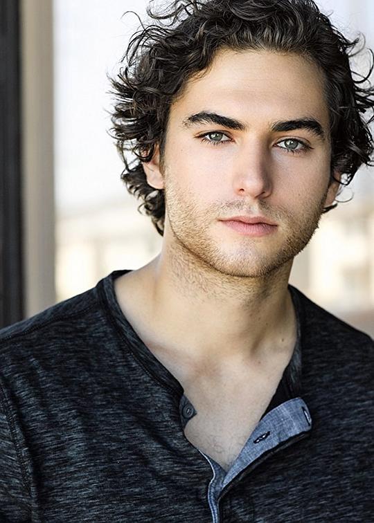 布莱恩·克恩 Blaine Kern III照片