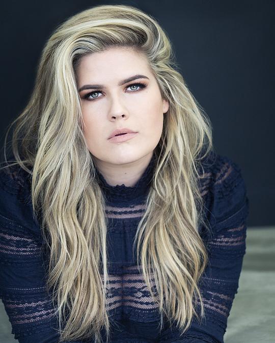 艾瑞卡·林贝克 Erica Lindbeck照片