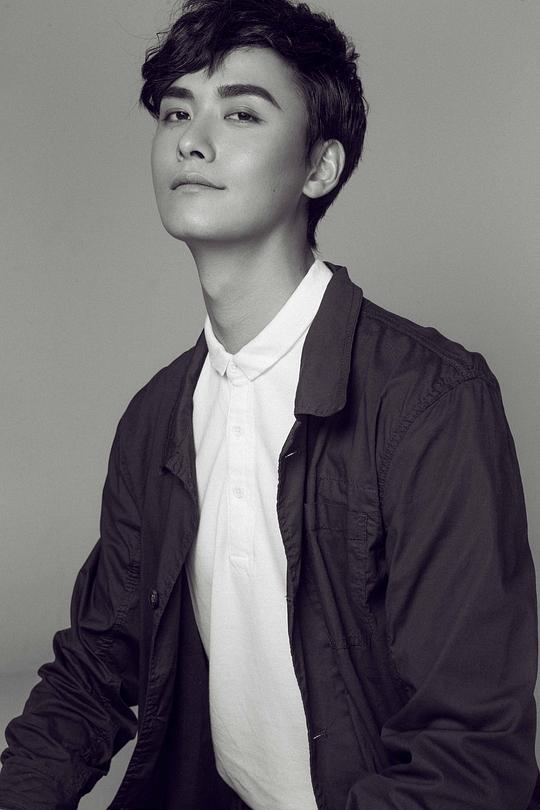 何龙龙 Longlong He照片