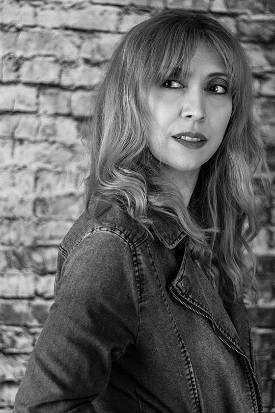 劳拉·马塔沙 Laura Matassa照片