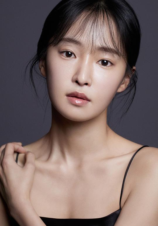 李春 Lee Bom照片