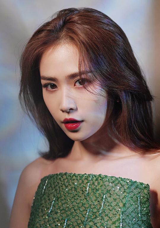 刘美彤 Meitong Liu照片