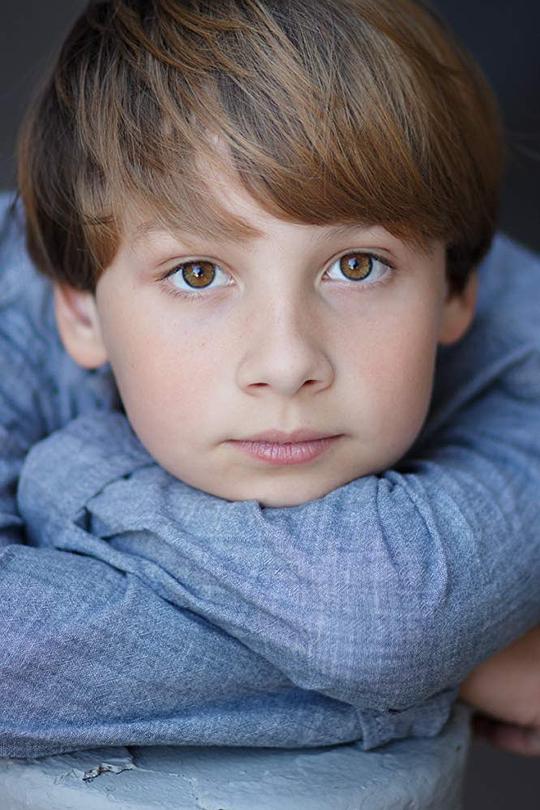 芬·卡尔 Finn Carr照片