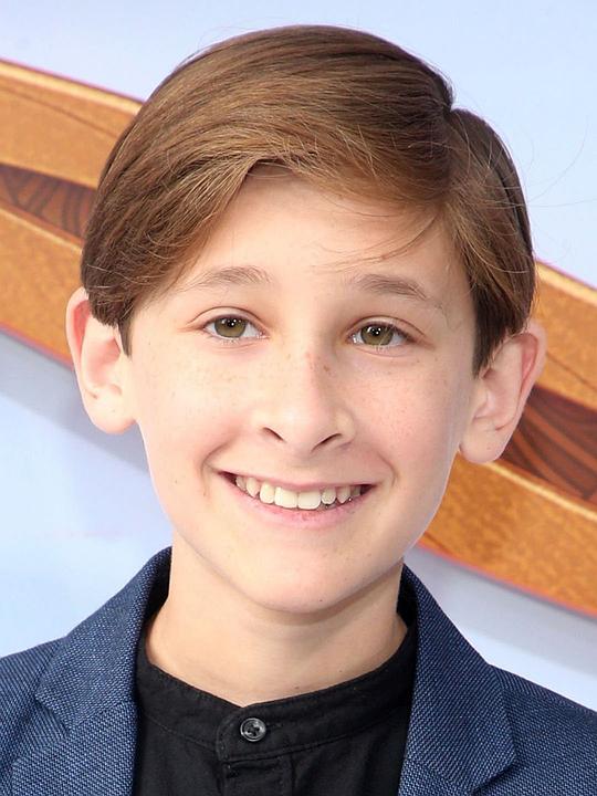 杰登·贝滕古 Jaeden Bettencourt照片