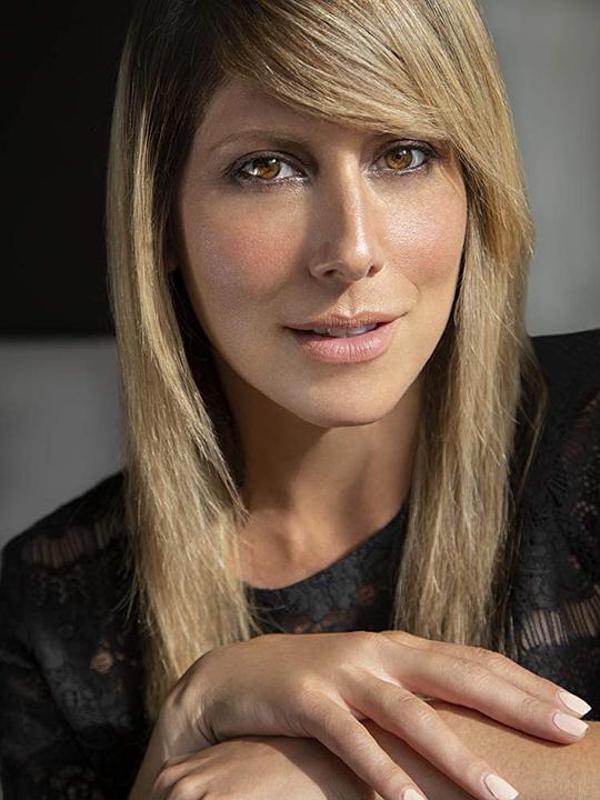 卡琳娜·容克 Karina Junker照片