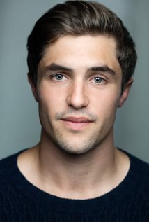 菲尔·邓斯特 Phil Dunster照片