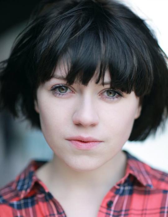 嘉玛-莉亚·德弗罗 Gemma-Leah Devereux照片