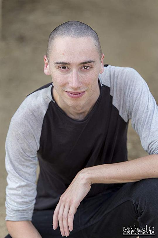 亚历山大·沃德 Alexander Ward照片