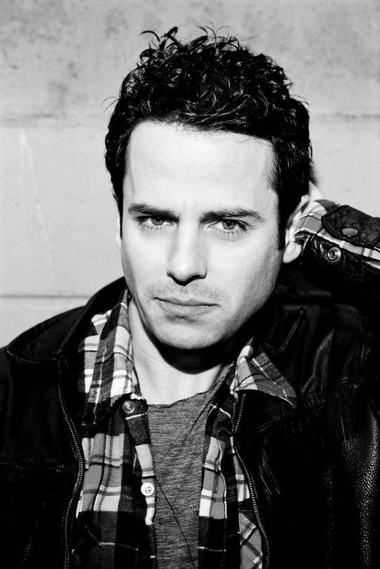 卢克·柯比 Luke Kirby照片