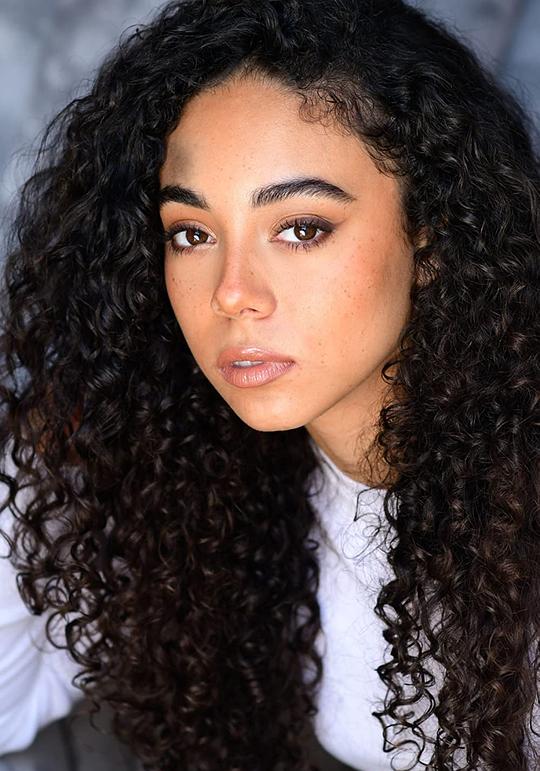 玛莉·格雷斯·贝克尔 Marlee Grace Becker照片