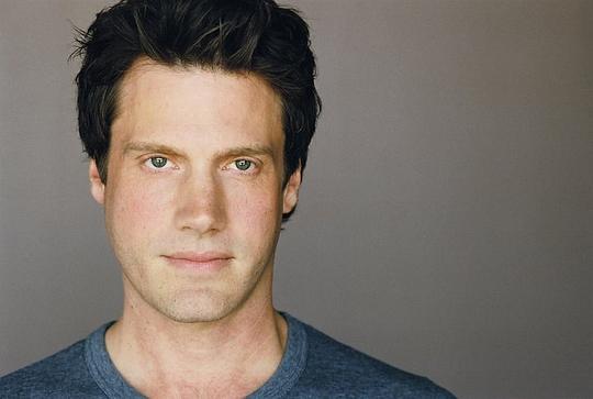 布兰登基纳 Brandon Keener照片