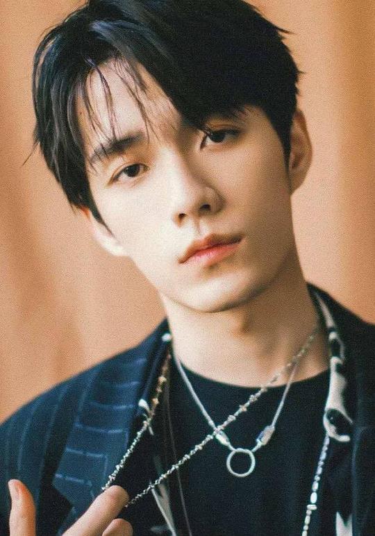 张颜齐 Yanqi Zhang照片