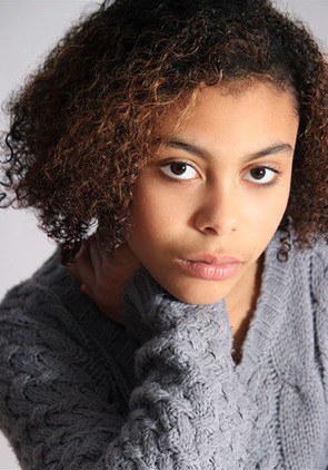 安娜雅·贝尼耶 Anaiyah Bernier照片