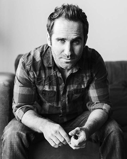 本·吉鲁 Ben Giroux照片