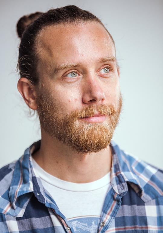 布兰登·特罗斯特 Brandon Trost照片