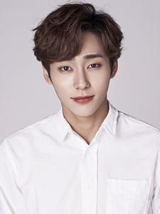 金圣柱 Sung-joo Kim照片