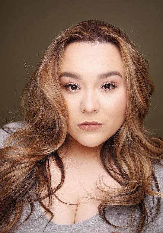 萨莎·托罗 Sasha Toro照片