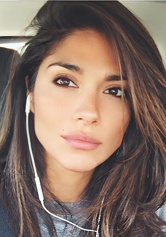 皮娅·米勒 Pia Miller照片