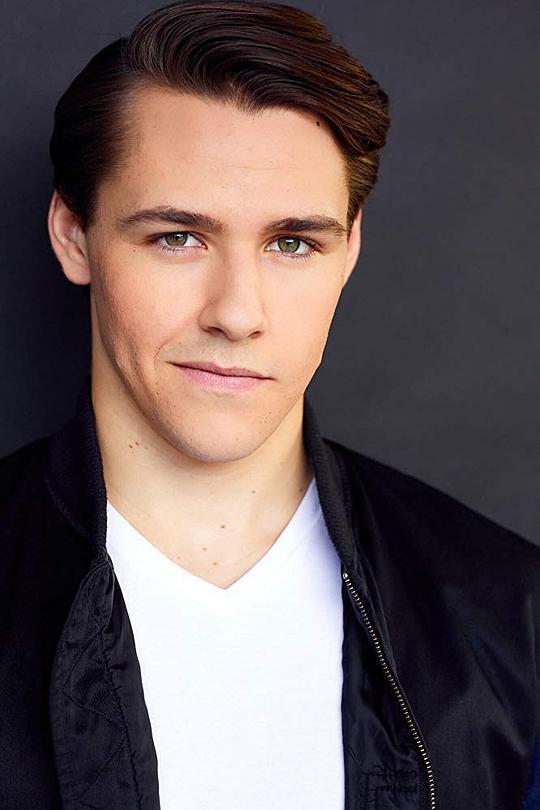 康纳·麦克雷斯 Connor McRaith照片