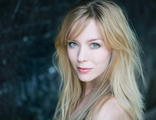 萝丝楠·霍尔特 Rosanna Hoult照片