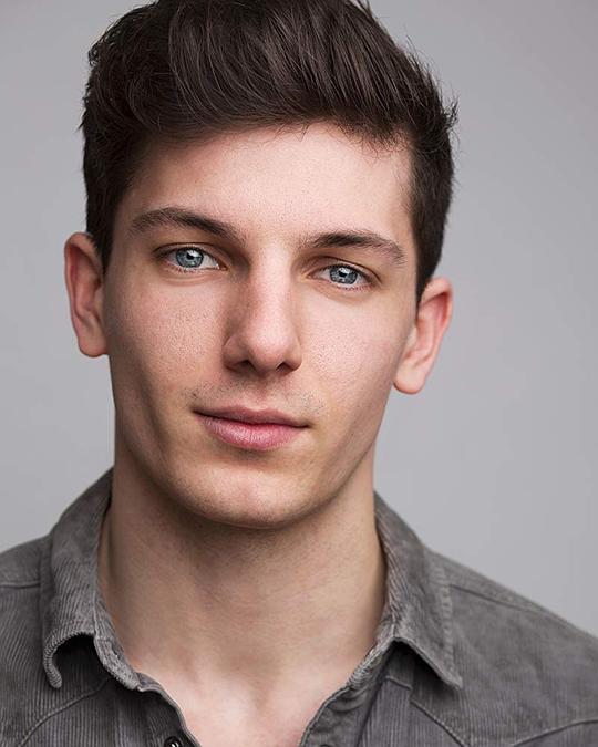 安德鲁·卡扎纳夫·平 Andrew Cazanave Pin照片