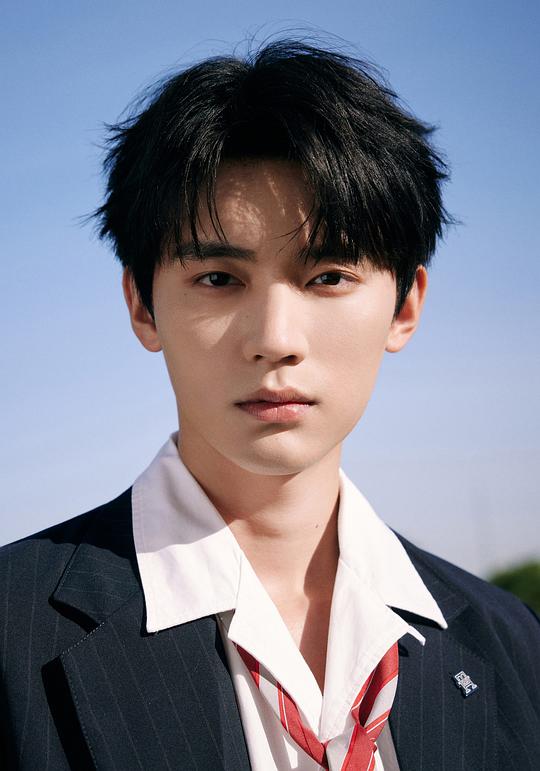 周翊然 Yiran Zhou照片