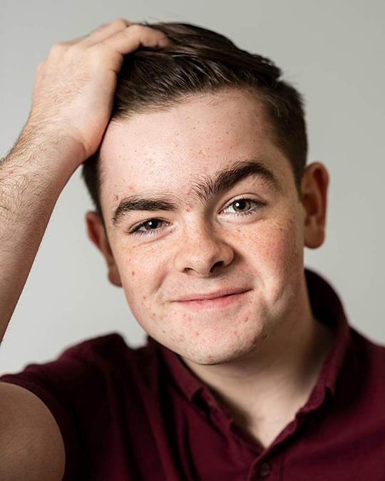 阿尔菲·西蒙斯 Alfie Simmons照片