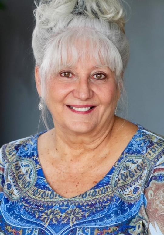 苏安妮·斯波克 Suanne Spoke照片