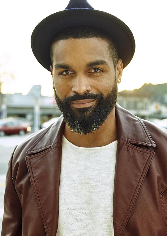 赛莱斯蒂诺·科尼埃 Celestin Cornielle照片