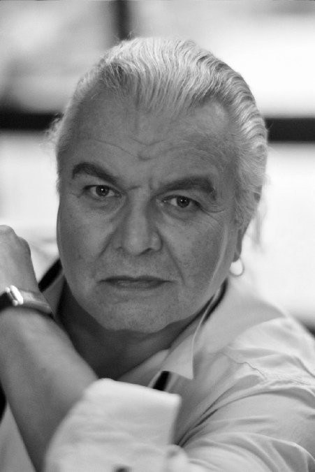 休·基斯-拜恩 Hugh Keays-Byrne照片