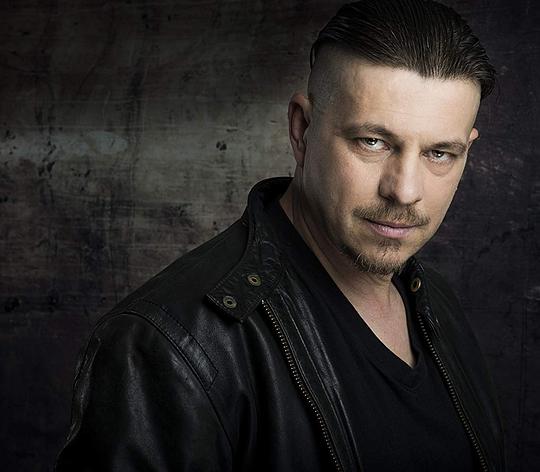 米哈利·绍鲍多什 Mihály Szabados照片