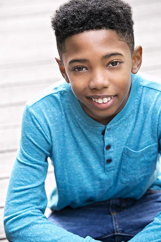 塞斯·凯尔 Seth Carr照片