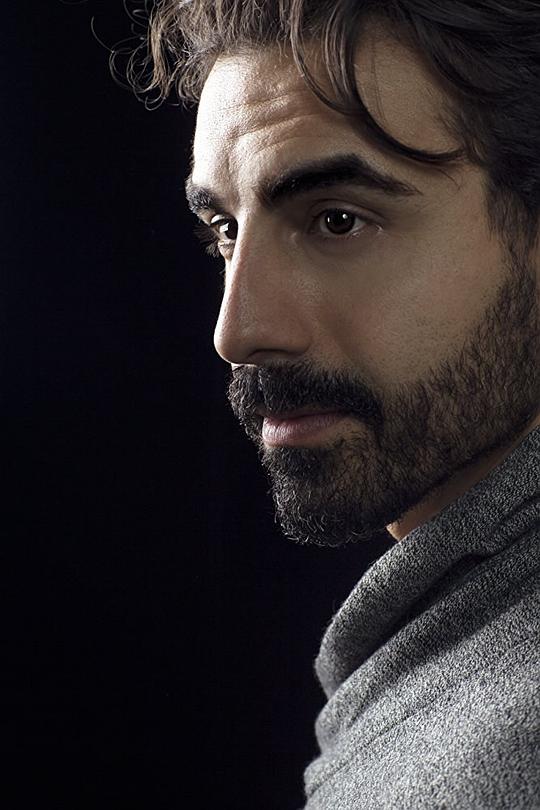 迈克·安东纳科斯 Mike Antonakos照片