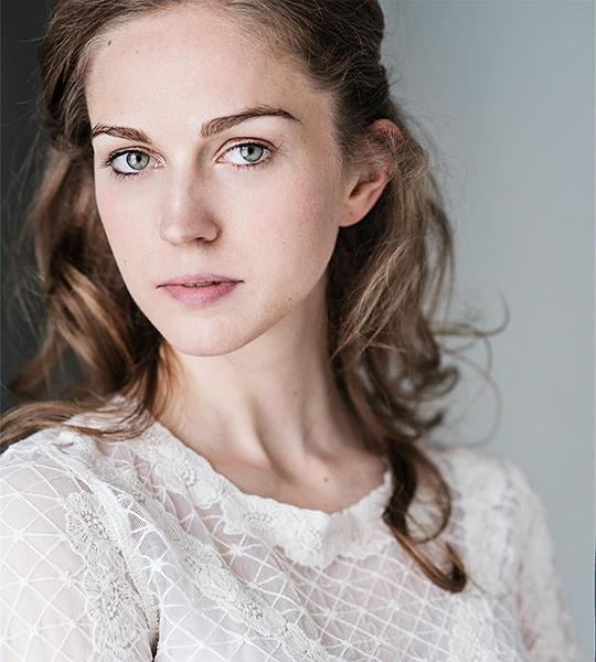 露西·查普尔 Lucy Chappell照片