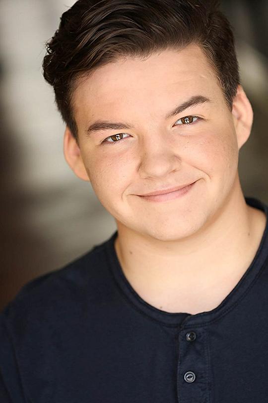 艾丁·明科斯 Aedin Mincks照片