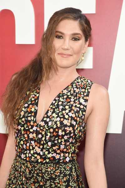 奥利维亚·米尔奇 Olivia Milch照片