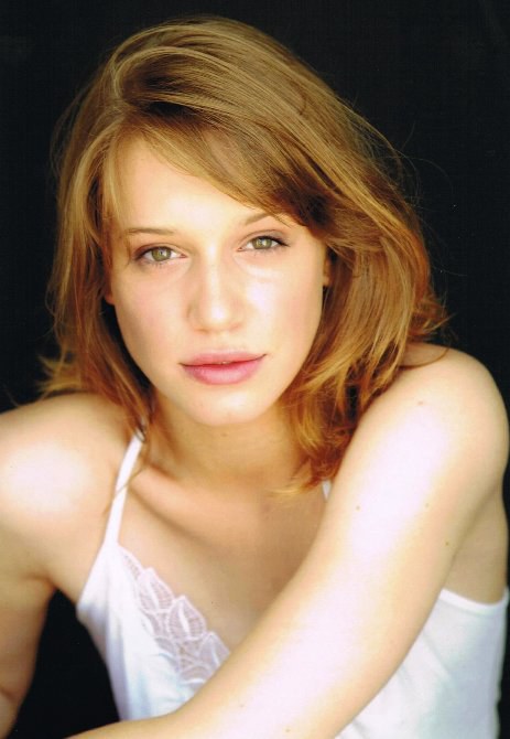 达妮埃拉·凯尔泰斯 Daniella Kertesz照片