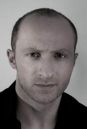 本·洛伊德·霍尔姆斯 Ben Loyd-Holmes照片