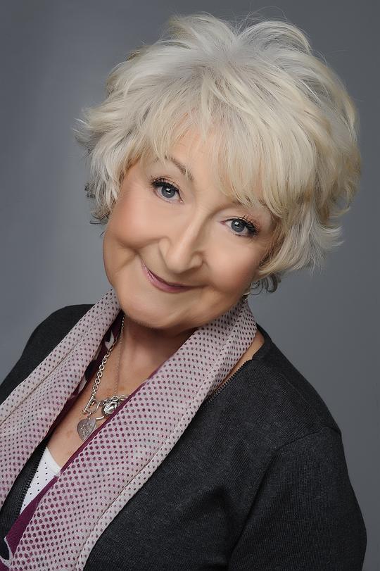 乔·卡梅隆·布朗 Jo Cameron Brown照片