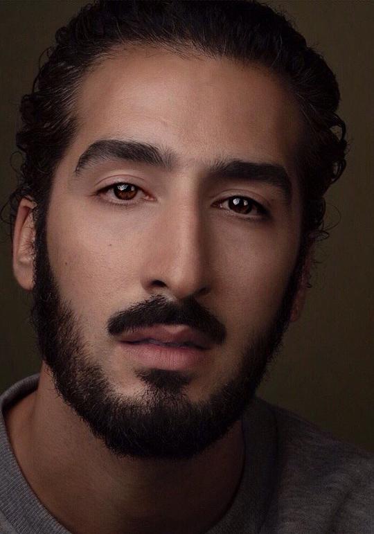 托尔加·塞弗尔 Tolga Safer照片