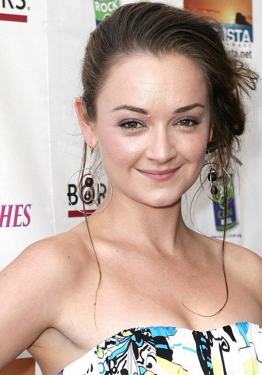 安娜-梅劳特里奇 Anna Mae Routledge照片