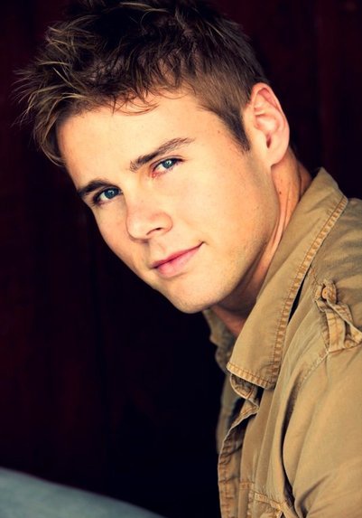 阿隆·希尔 Aaron Hill照片