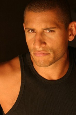 阿隆·诺威尔 Aaron Norvell照片