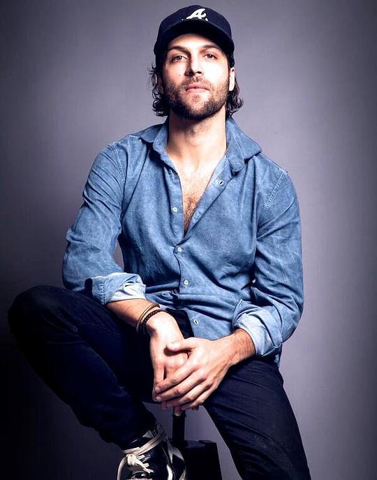 亚历山大·蒂珀希亚 Alexander DiPersia照片