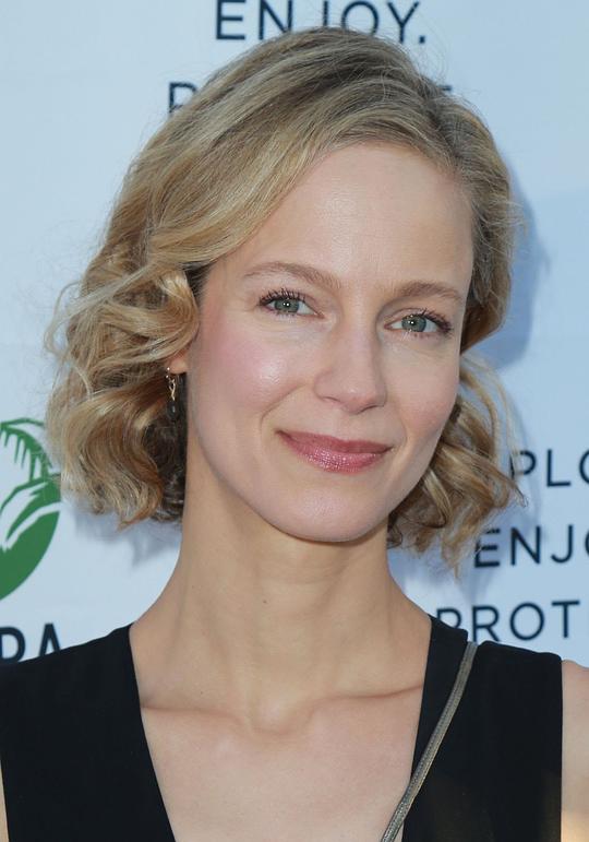 劳拉·里根 Laura Regan照片